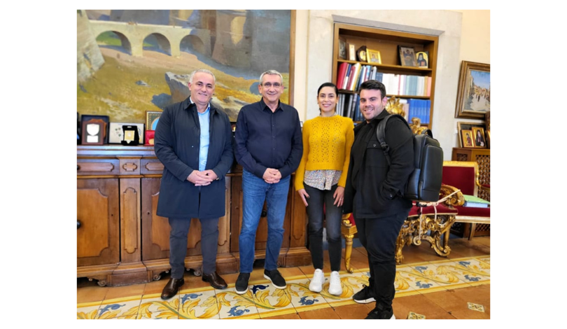 Μέλη σε επίσκεψη στον περιφερειάρχη